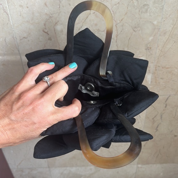 Mad Bags gorgeous 3D plush black flower purse - Picture 2 of 3